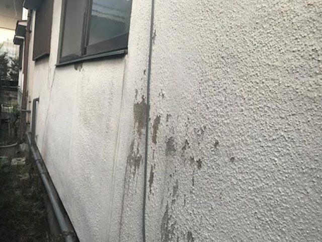 モルタル外壁からの雨漏りの原因と被害について