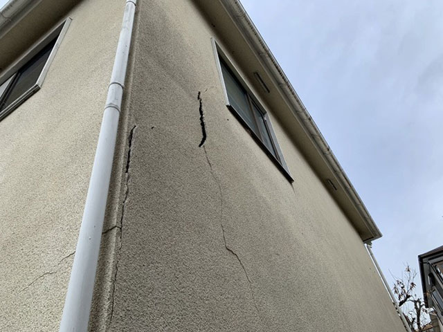 モルタル外壁の雨漏り修理はどんな工事をするの？