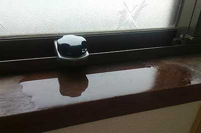 サッシ周りの濡れ