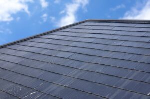 スレート（コロニアル）屋根の葺き替えの費用はどれくらいかかるの？