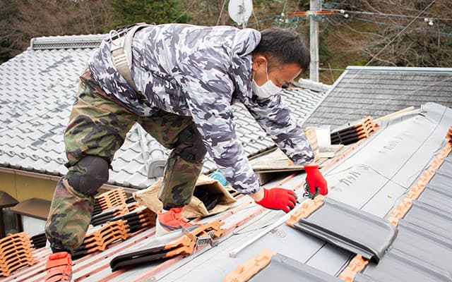 京都市上京区の雨漏り修理の達人「西出瓦施工」
