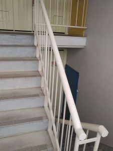岡山県コーポ塗り替え工事前-階段