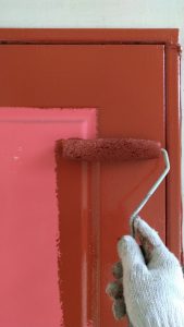 岡山県コーポ塗り替え工事ー扉の塗装