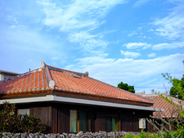 沖縄の緩勾配の屋根のイメージ
