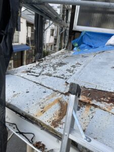 大阪市大正区の店舗板金屋根改修工事　施工前写真