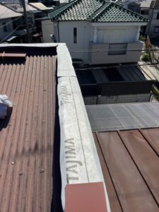 大阪府泉大津市の雨漏り修理　笠木板金設置