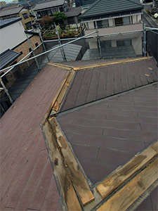 屋根カバー工法施工前写真