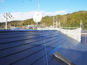 京都市左京区の屋根塗装工事　施工中写真