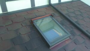 下屋根のカバー工法（屋根材の施工）
