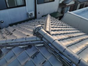京都市北区の瓦屋根の雨漏り修理　施工前の写真