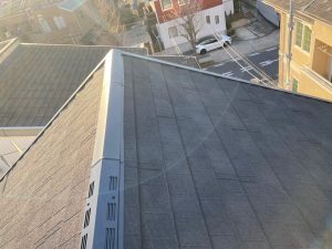 横浜市青葉区のカバー工法による屋根修理　大屋根施工後写真