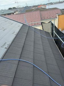藤沢市でカバー工法による屋根修理　エコグラーニ施工