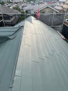 横浜市磯子区のカバー工法（屋根上葺き工事）　屋根材新設