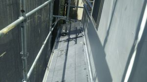 藤沢市でカバー工法による屋根修理　下屋根葺き替え工事