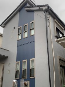 藤沢市でカバー工法による屋根修理　完工後の外観