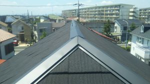 カバー工法による屋根修理　板金設置