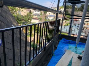 横浜市磯子区にて外壁塗装　手すりなどの塗装
