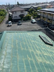 横浜市西区の屋根カバー工法による屋根修理　施工前写真