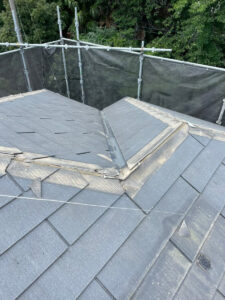 さいたま市岩槻区のカバー工法による屋根修理　貫板撤去