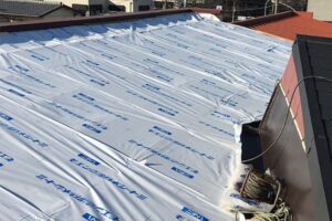 横浜市栄区でカバー工法による雨漏り修理　ルーフィング新設