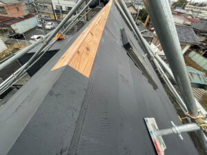 さいたま市でカバー工法による屋根修理　貫板新設