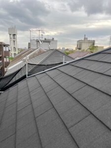 横浜市港北区のカバー工法による屋根修理　棟板金新設