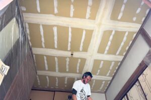横浜市の雨漏り修理・天井改修工事　プラスターボード設置