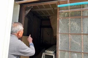横浜市の雨漏り修理・天井改修工事　天井クロス張り