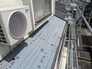 東京都目黒区でカバー工法による屋根修理 ルーフィング新設