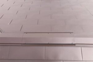 横浜市磯子区にて天井からの雨漏り修理　棟板金新設・完工