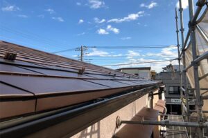 横浜市磯子区にて天井からの雨漏り修理　雨樋補修