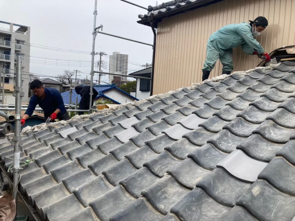 春日部市で雨漏り修理（葺き直し工事・漆喰工事）　施工後写真