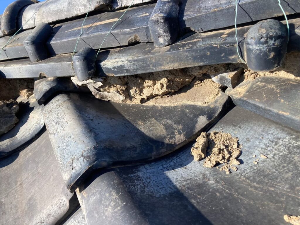 春日部市で雨漏り修理（葺き直し工事・漆喰工事）　施工前写真