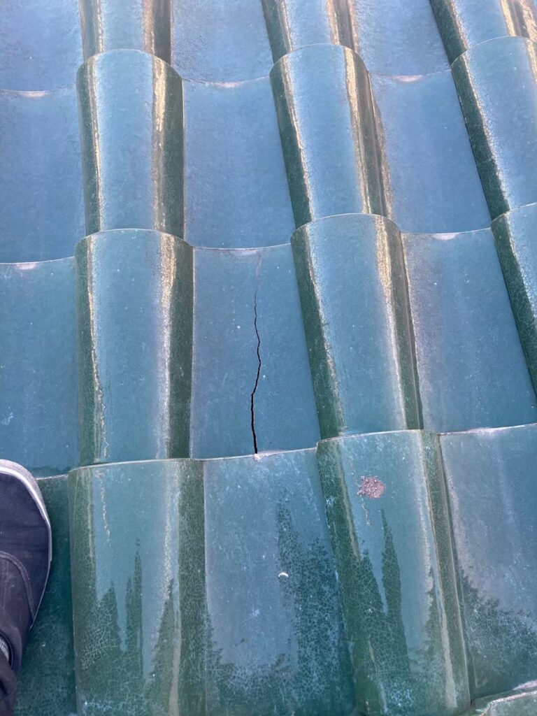 春日部市で瓦屋根差し替え工事　施工前写真