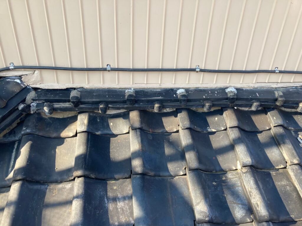 春日部市で雨漏り修理（葺き直し工事・漆喰工事）　施工前写真