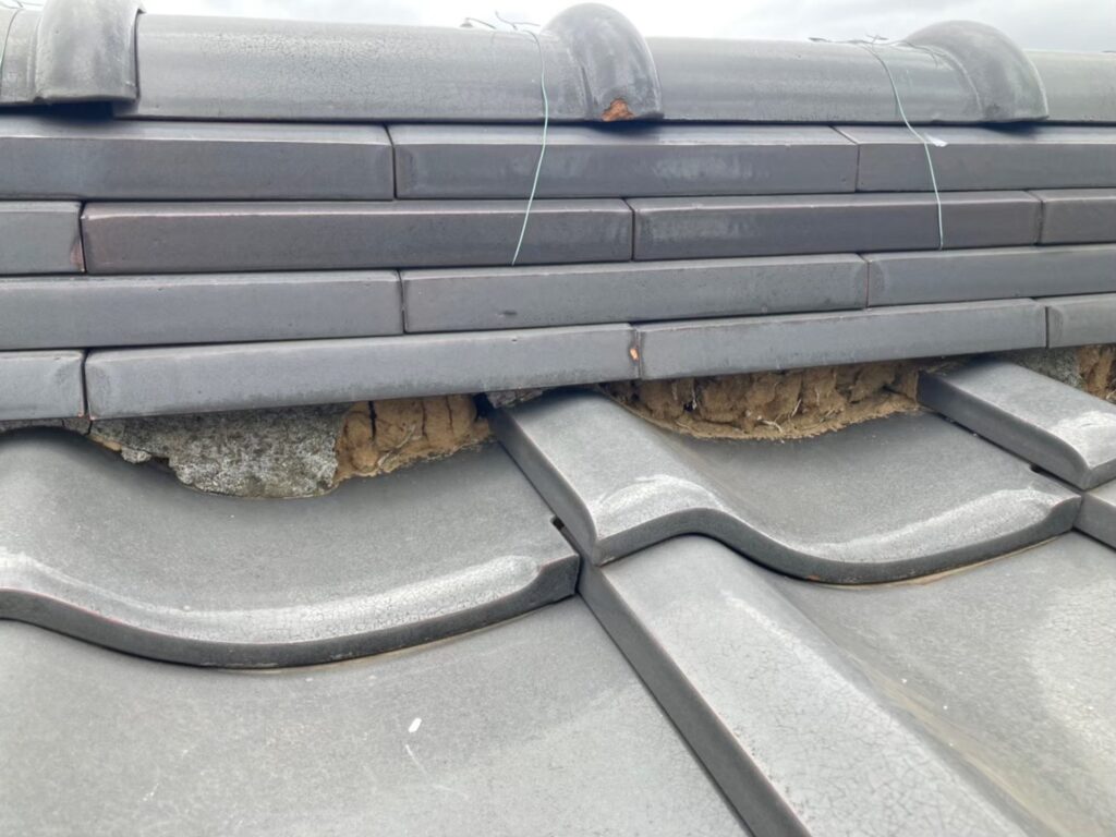 さいたま市大宮区で漆喰工事・棟の積み直し　施工前写真