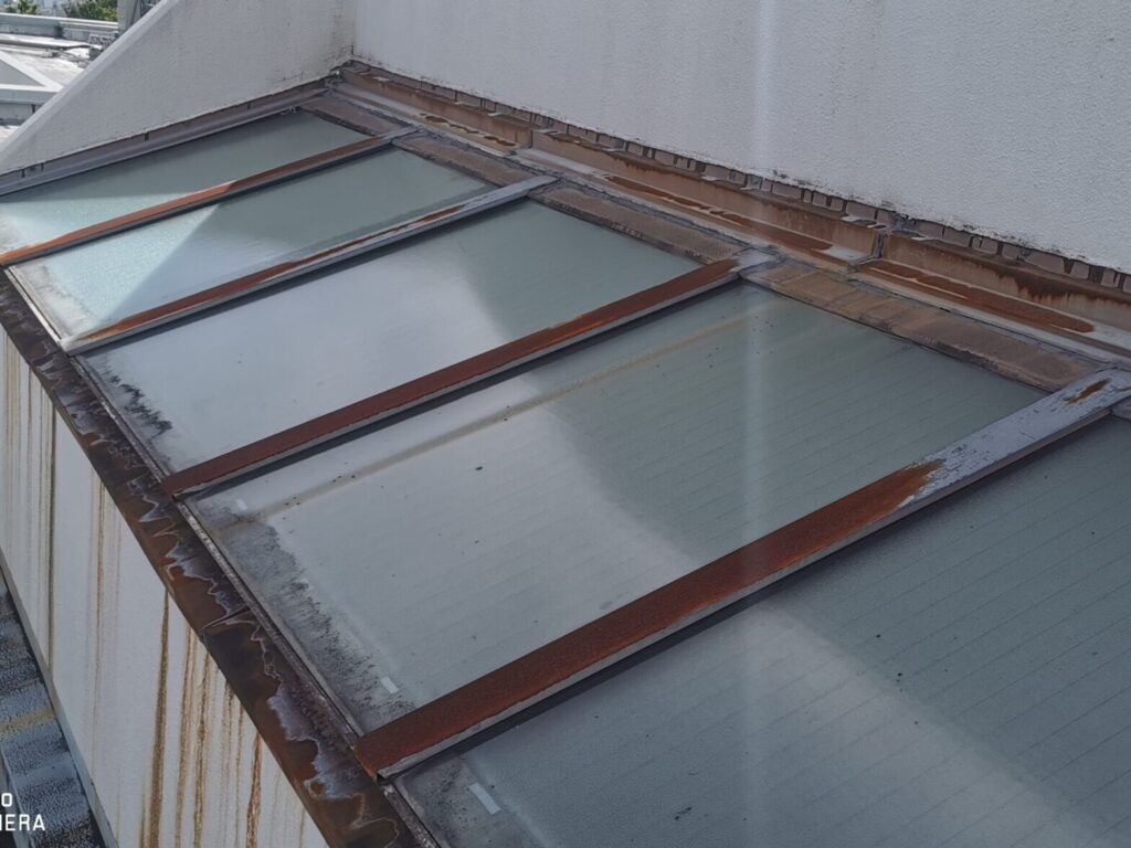 京都市伏見区にて天窓からの雨漏り修理 施工後