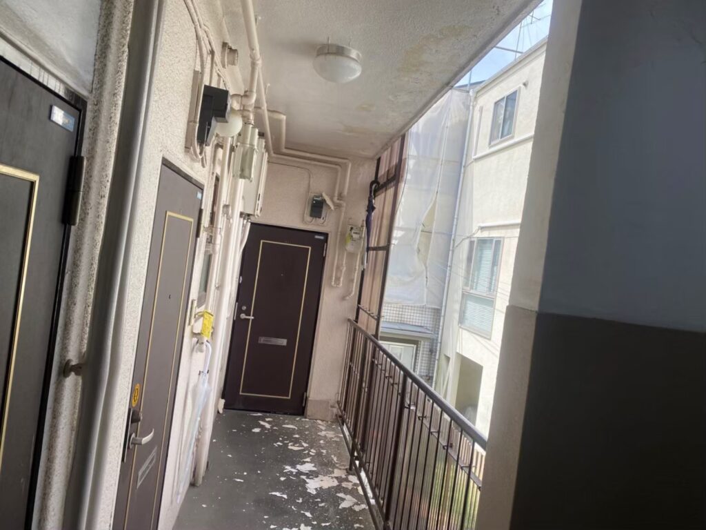 東京都足立区にて雨漏り修理　施工前写真