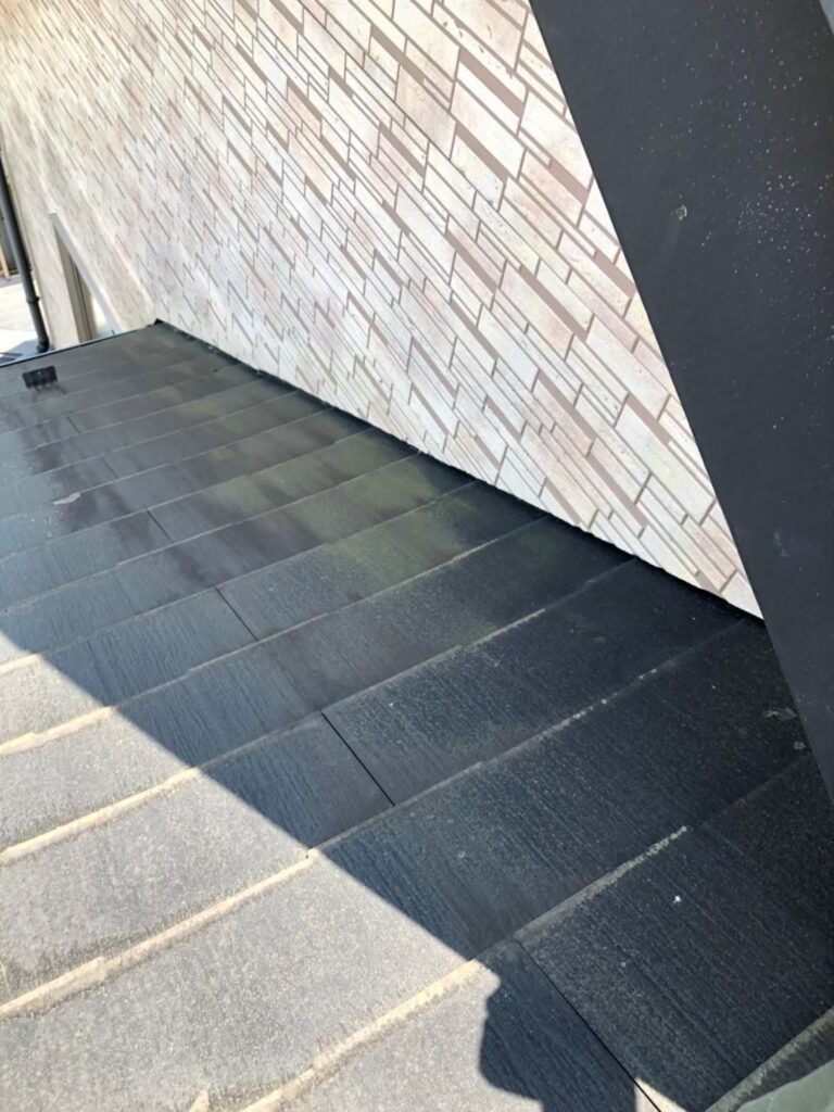 千葉市花見川区で横暖ルーフへのカバー工法　施工前写真