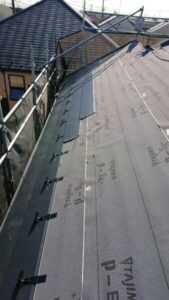 さいたま市浦和区で横段ルーフへのカバー工法　屋根材新設