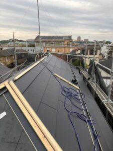 さいたま市南区でカバー工法による屋根修理　貫板新設