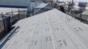 さいたま市南区でカバー工法による屋根修理　ルーフィング新設