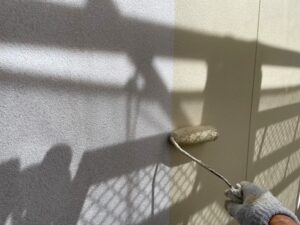 名古屋市で外壁塗装・付帯部塗装　外壁塗装の様子