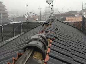 京都市南区で葺き替え工事による雨漏り修理　施工前写真