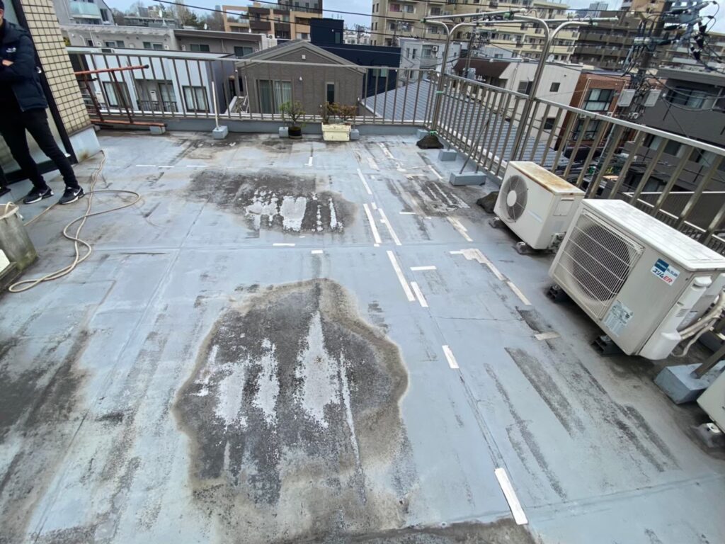 東京都府中市で防水工事による雨漏り修理　施工前写真