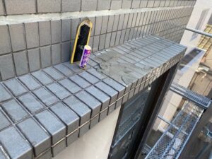 東京都府中市で雨漏り修理　出窓防水塗装