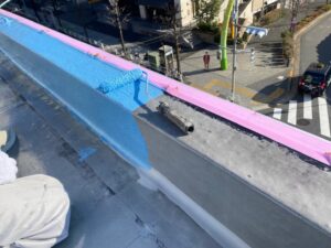 東京都府中市で雨漏り修理・ビル改修工事　パラペット塗装