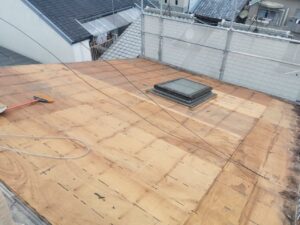 京都市北区で天窓からの雨漏り修理　野地板新設