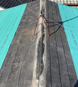 滋賀県草津市でカバー工法による屋根修理　ルーフィング新設