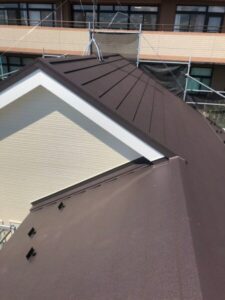 千葉市稲毛区で外壁塗装・カバー工法による屋根修理　完工後の様子